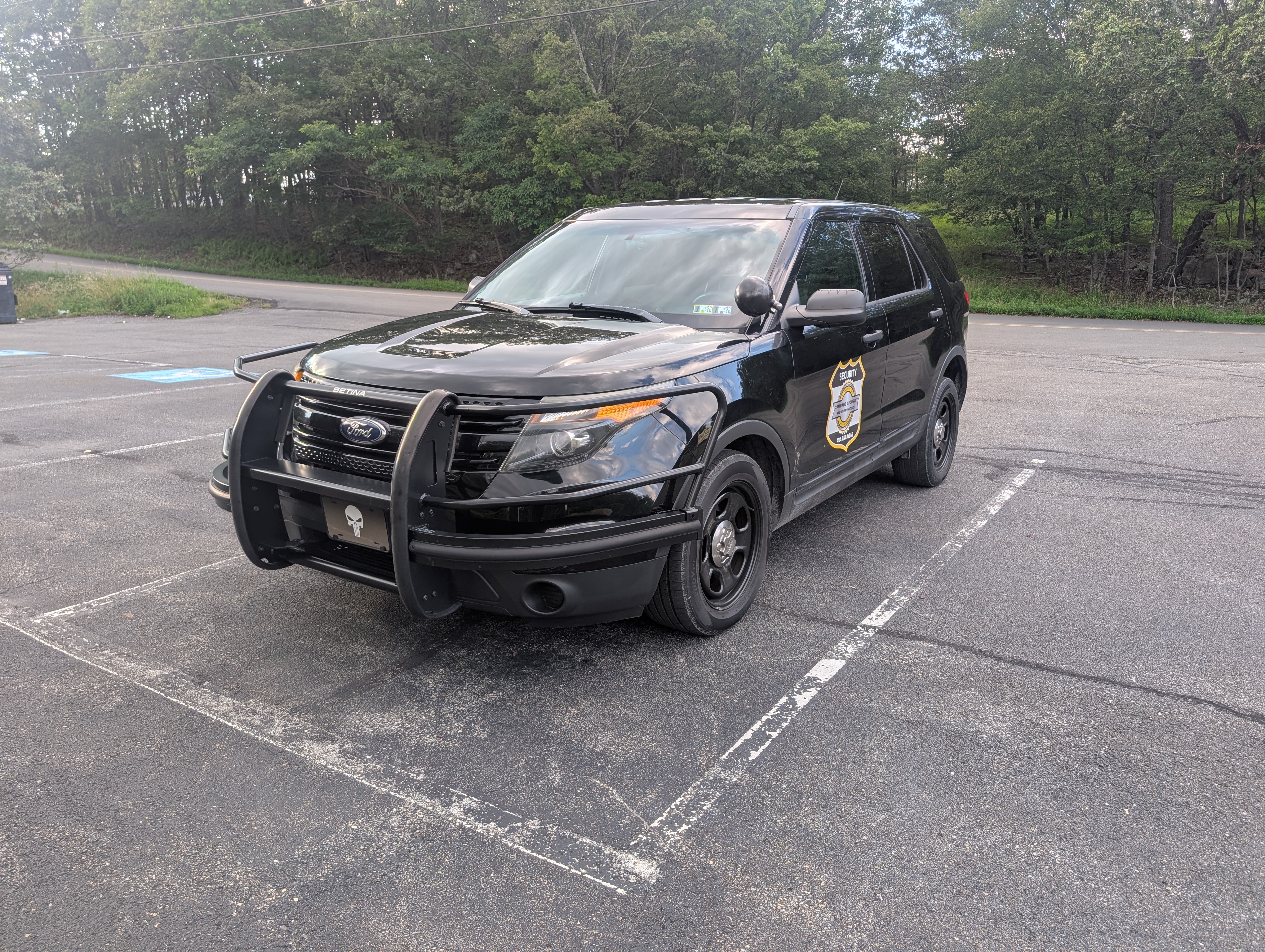 Command Security patrol vehicle — front view